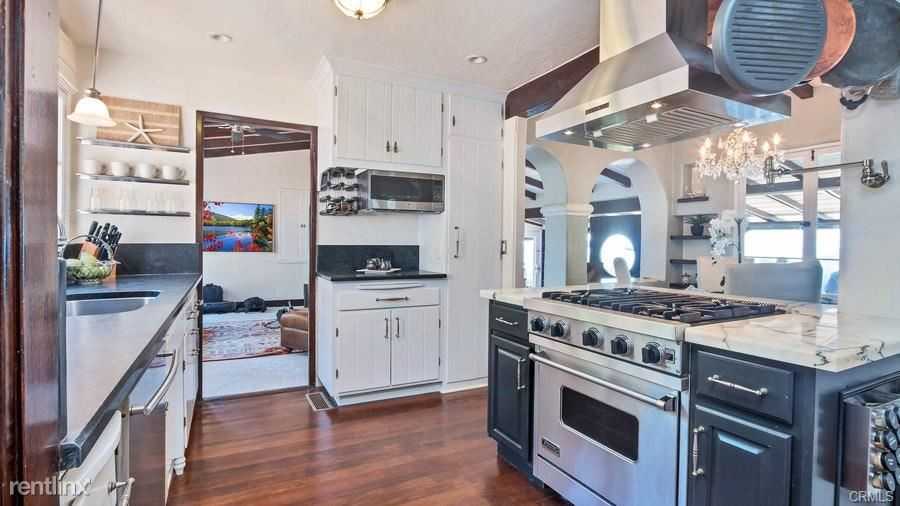 31112 Monterey St - Photo 3 of 17