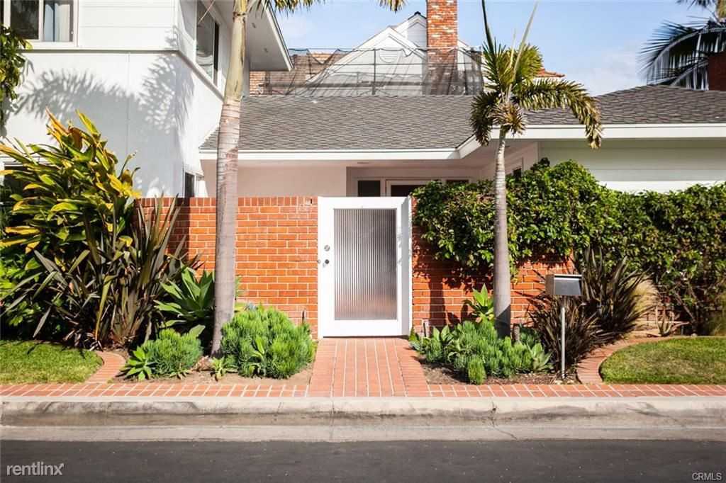 2421 Bayshore Dr - Photo 2 of 17