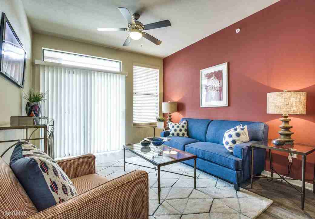 804 Sandman St - Photo 2 of 8