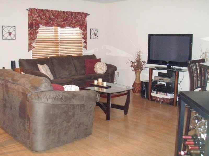 205 Sheffield Ct - Photo 2 of 8