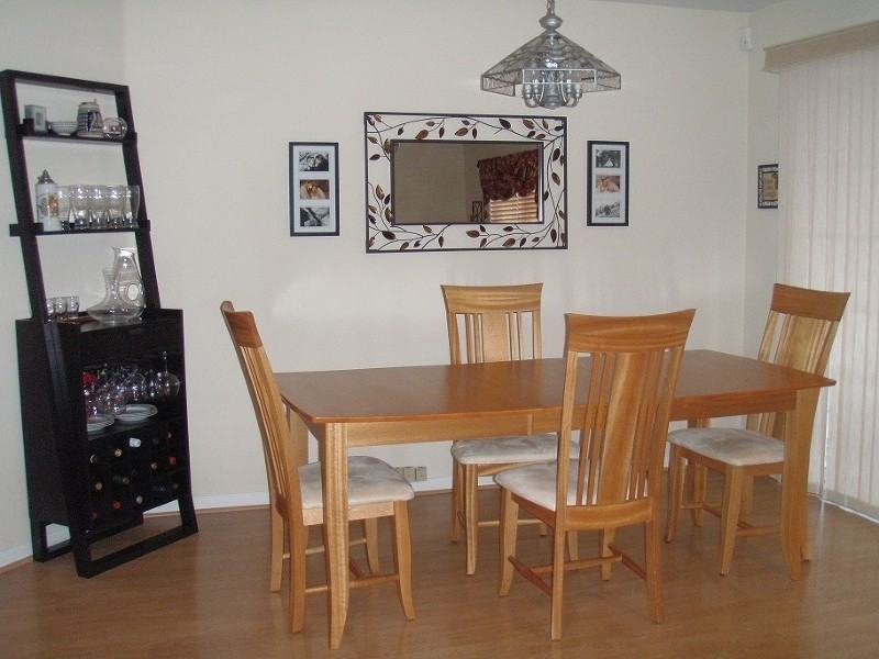 205 Sheffield Ct - Photo 3 of 8