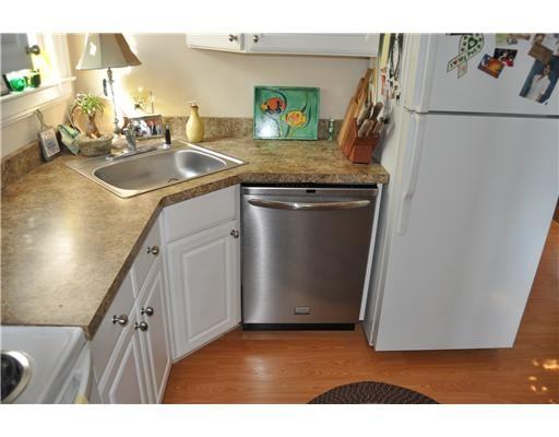 445 9th Ave - Photo 2 of 7