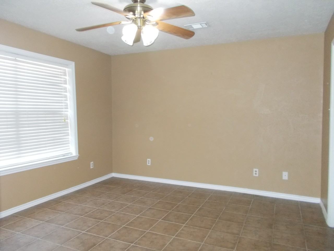 106 W Bellville St - Photo 2 of 14