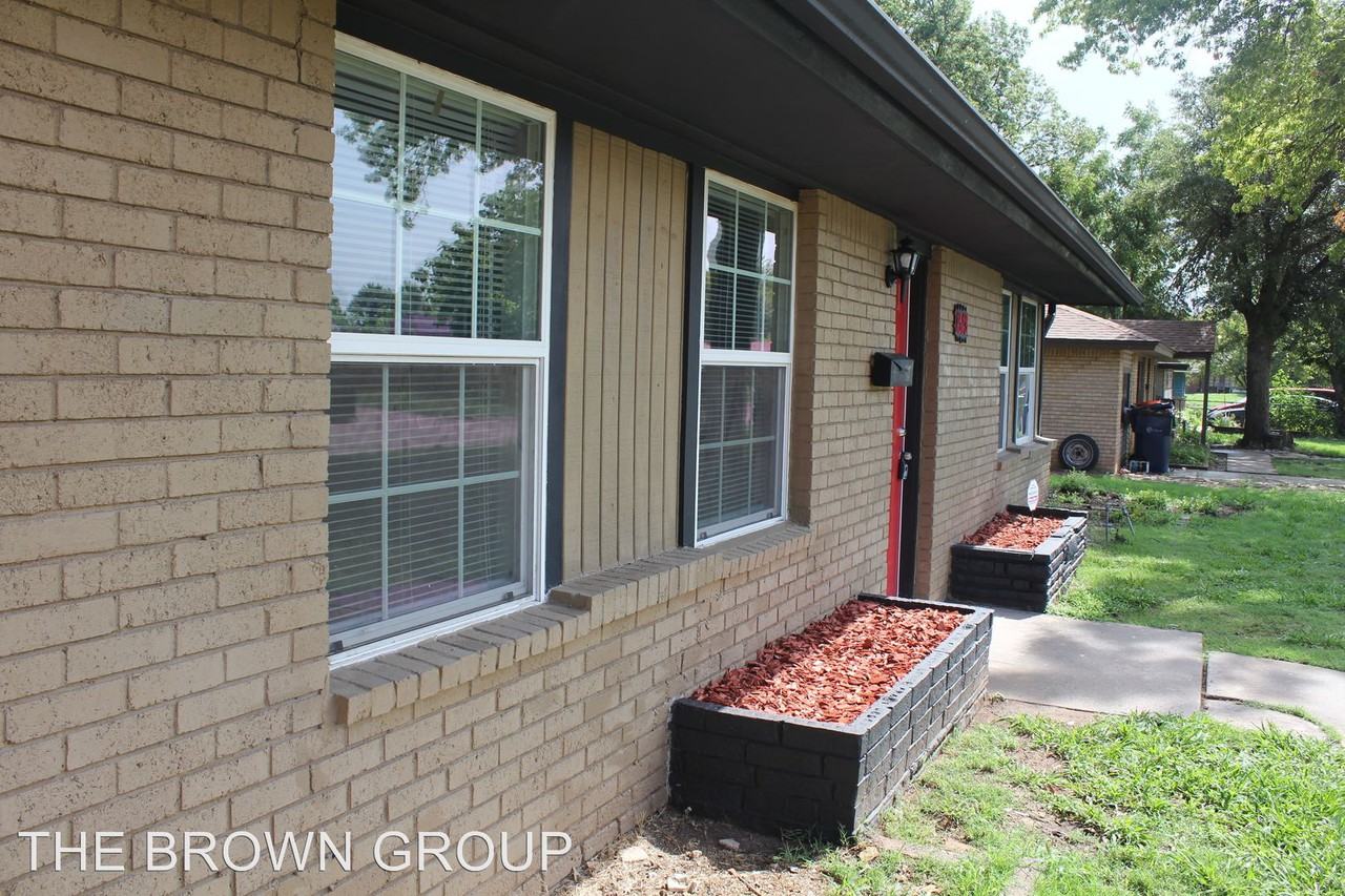 1519 NE 43rd St - Photo 3 of 23