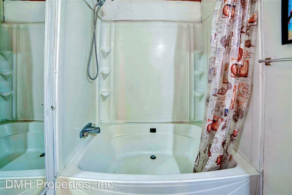 1029 Castillo St - Photo 2 of 6