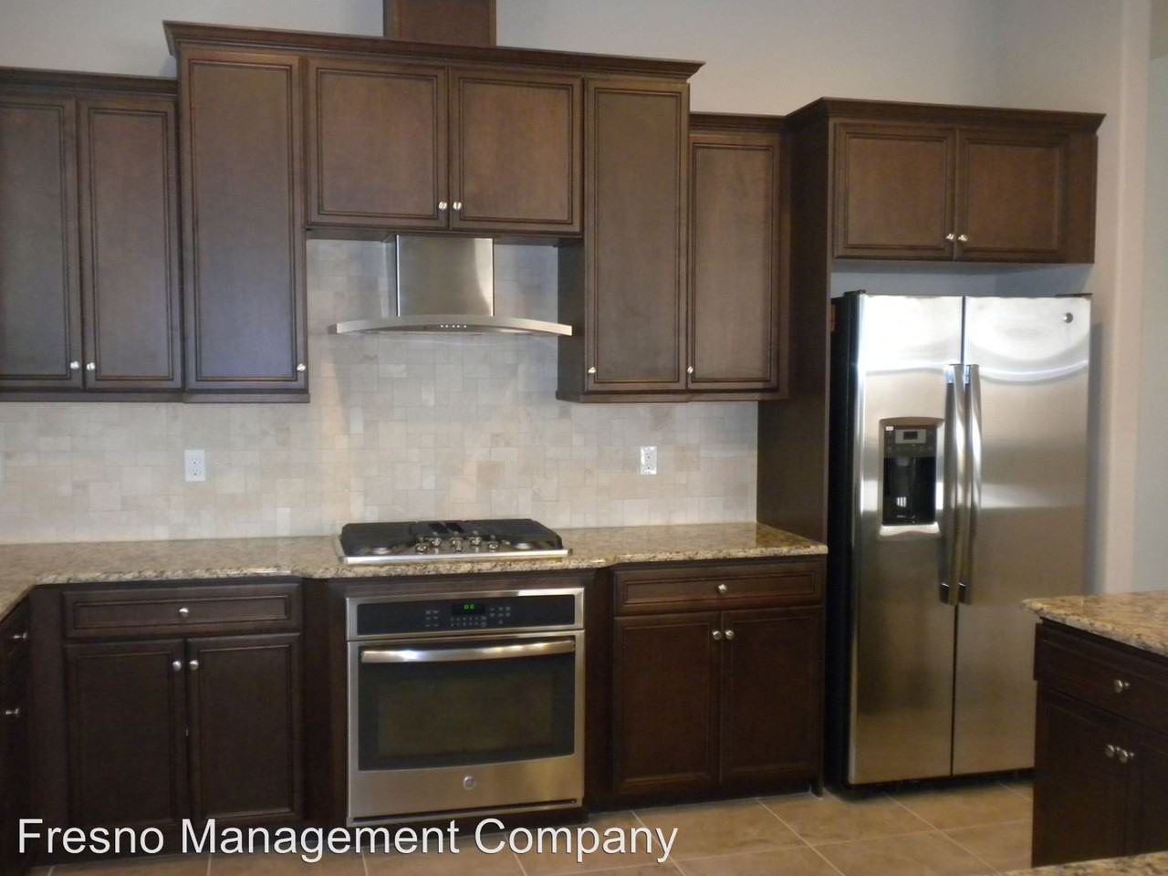 6688 W Oak Ave - Photo 3 of 33