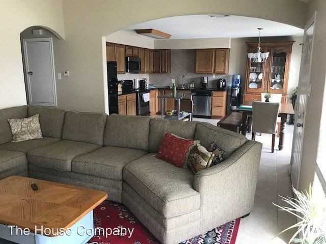 10227 Schaper Rd - Photo 2 of 16