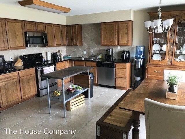 10227 Schaper Rd - Photo 3 of 16