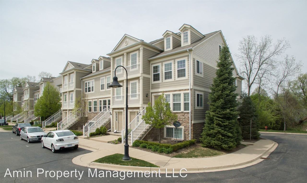 1141 Foxboro - Photo 3 of 48