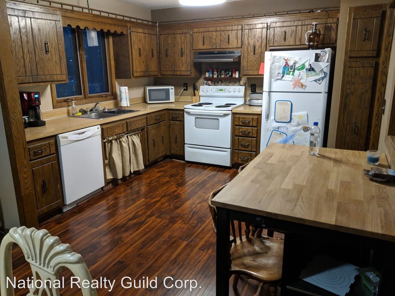 1232 Norton Ave NE - Photo 2 of 4