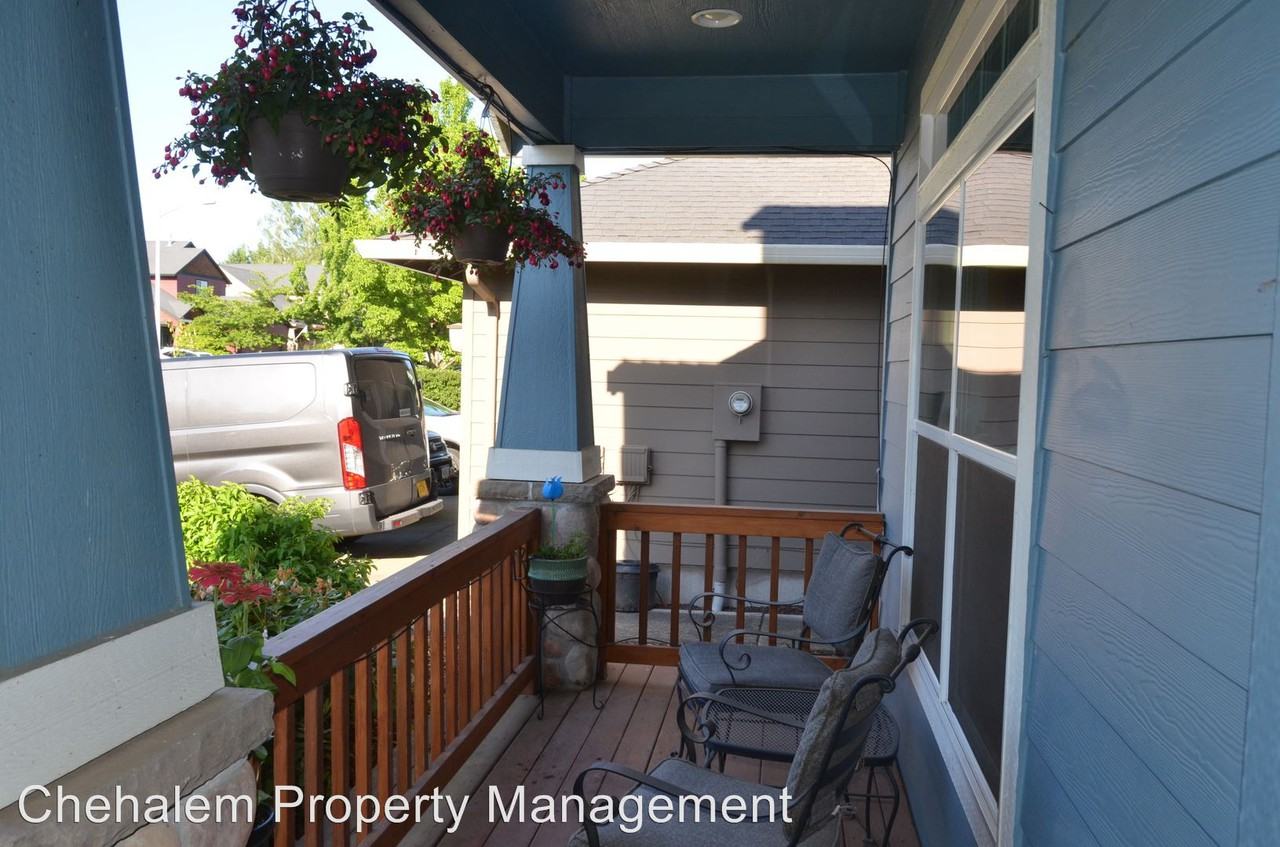 402 W Myrtlewood St - Photo 2 of 31