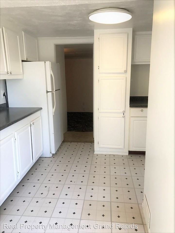 125 Lafayette St - Photo 3 of 11