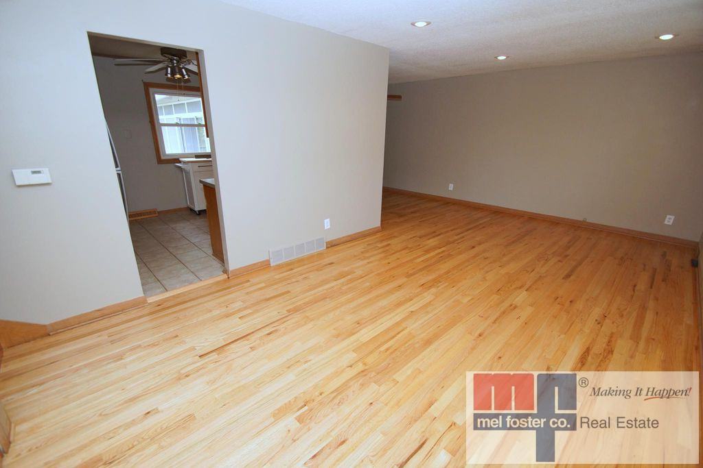 2919 Oxford Drive - Photo 3 of 17
