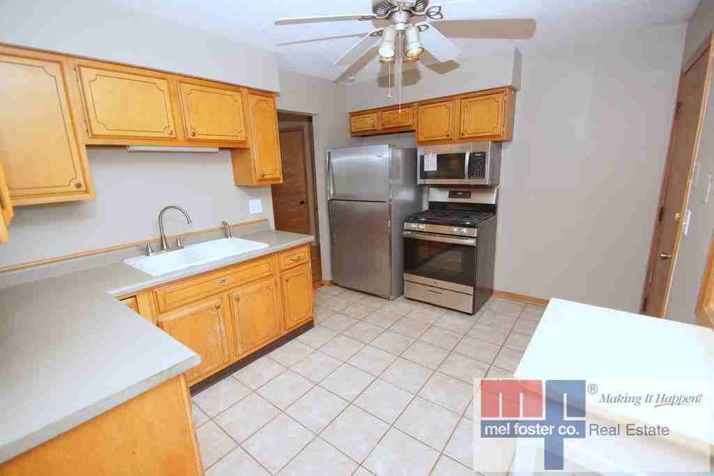2919 Oxford Drive - Photo 4 of 17