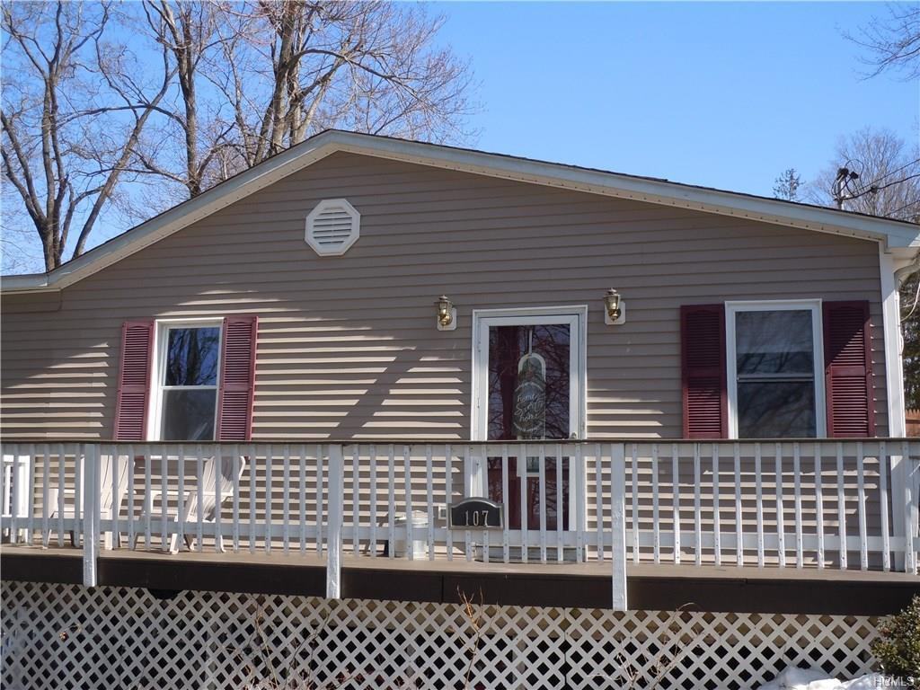 107 Oak St - Photo 3 of 22