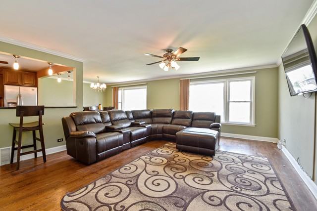 1546 W 187th St - Photo 2 of 11
