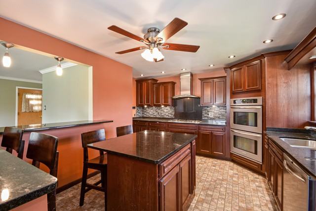 1546 W 187th St - Photo 3 of 11