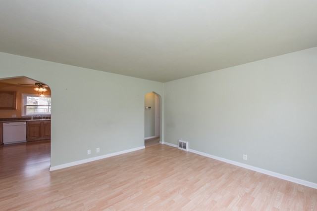 1915 31st St - Photo 2 of 24