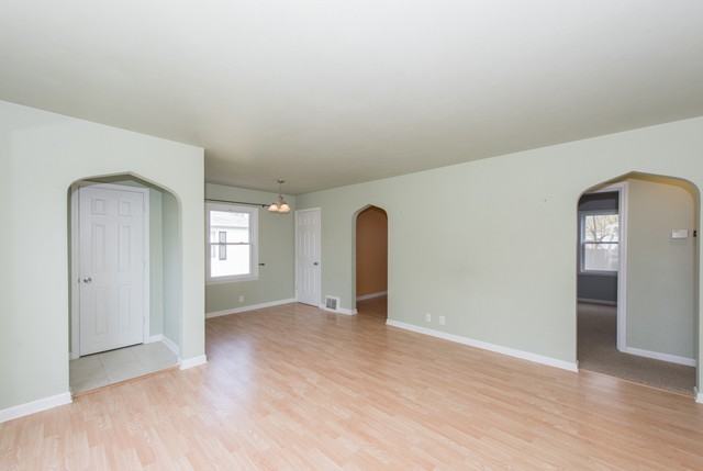 1915 31st St - Photo 3 of 24