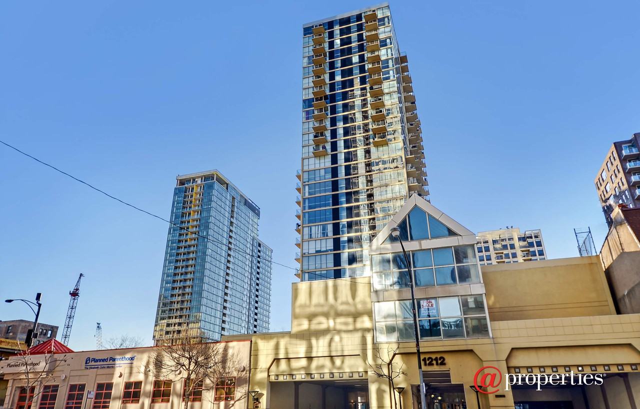 1212 N LaSalle St #601