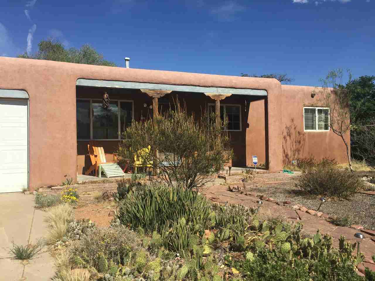 702 Monroe St SE - Photo 2 of 20