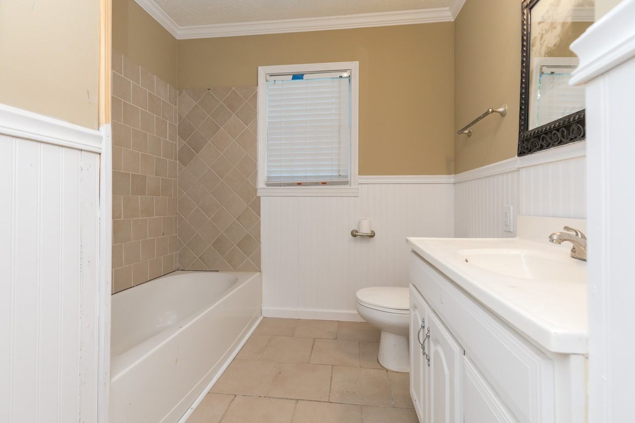 123 Westbrook Rd - Photo 3 of 8