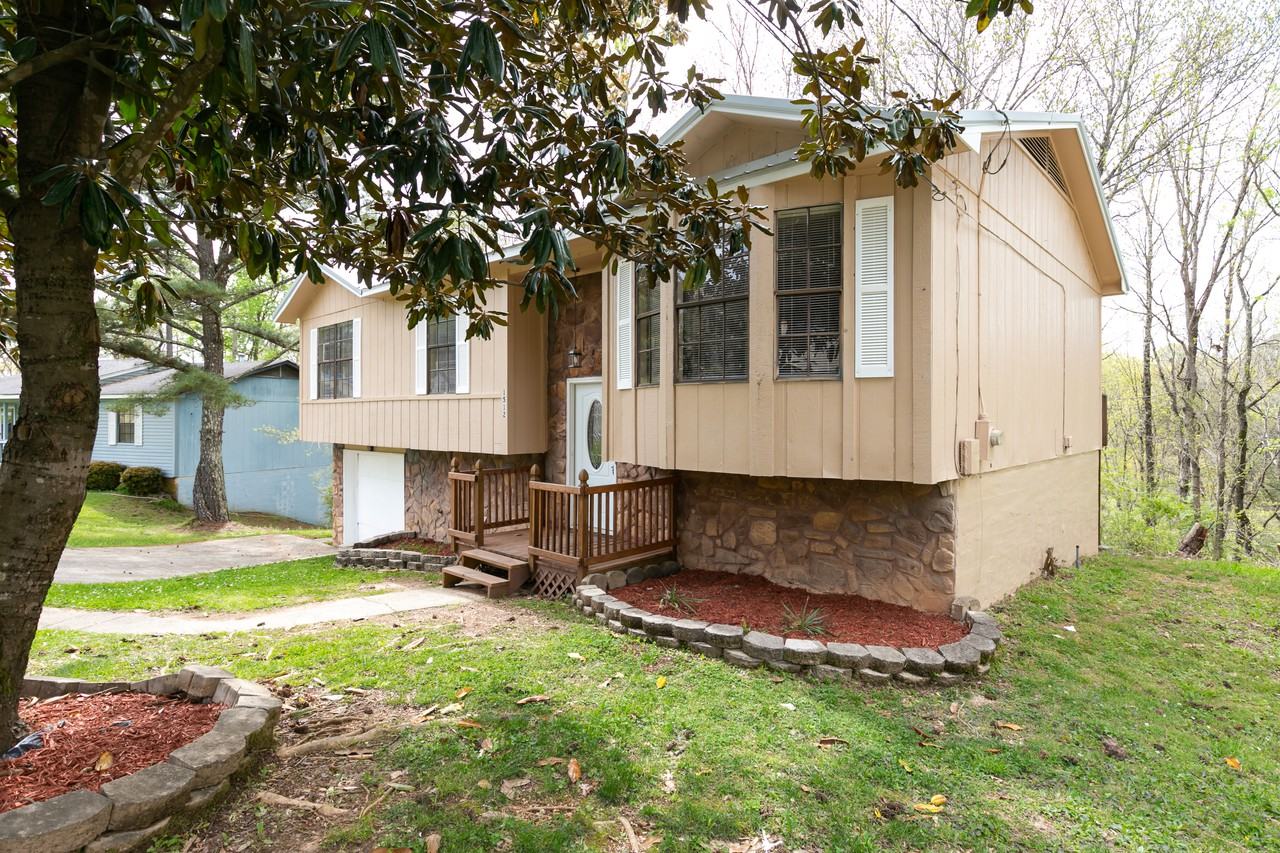 1512 8th St NW - Photo 3 of 30