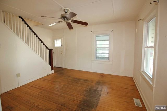 14 Railroad Ave - Photo 2 of 7