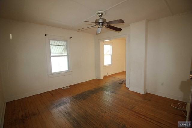 14 Railroad Ave - Photo 3 of 7