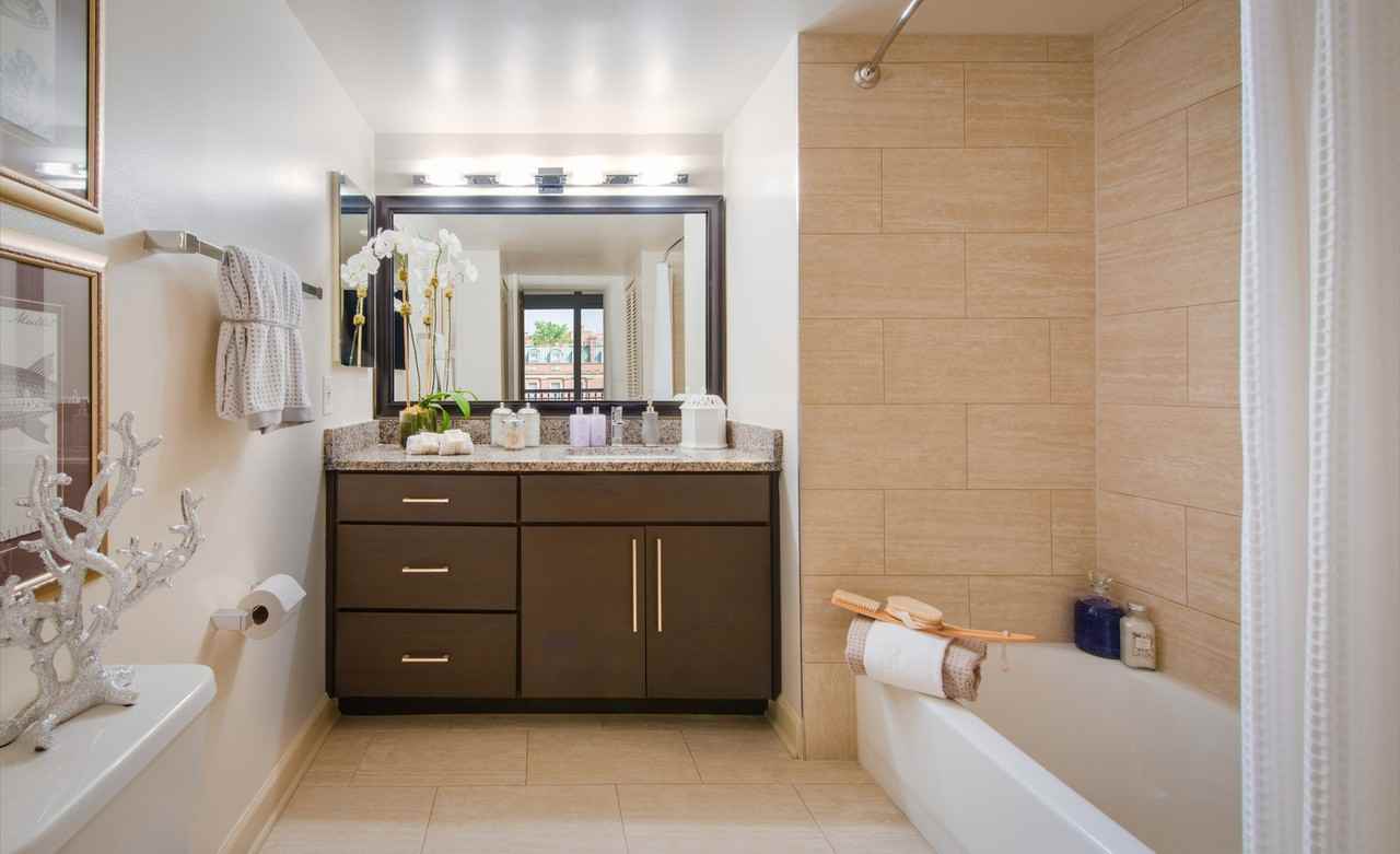 Gables Dupont Circle - Photo 7 of 19