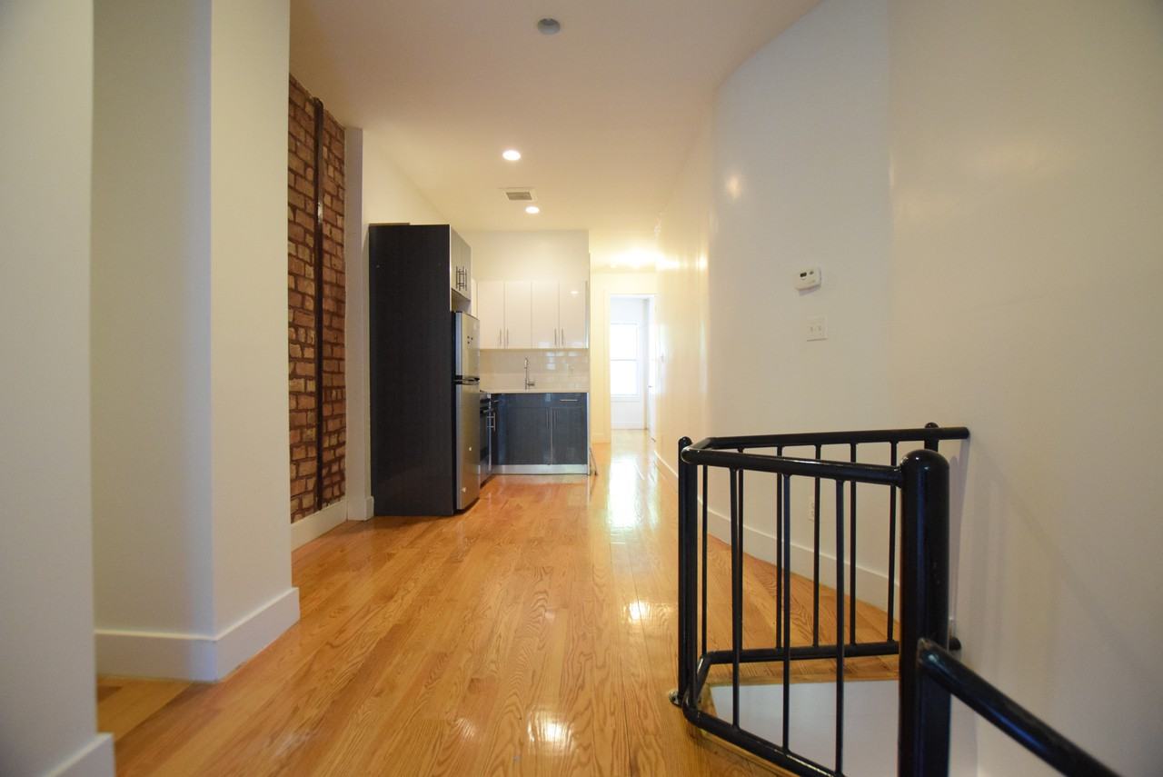 31 Montrose Avenue #mm