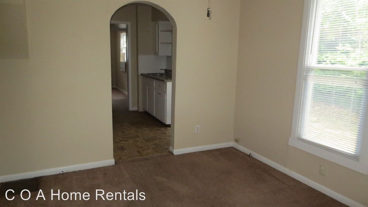 1024 S Greenwood St - Photo 2 of 7