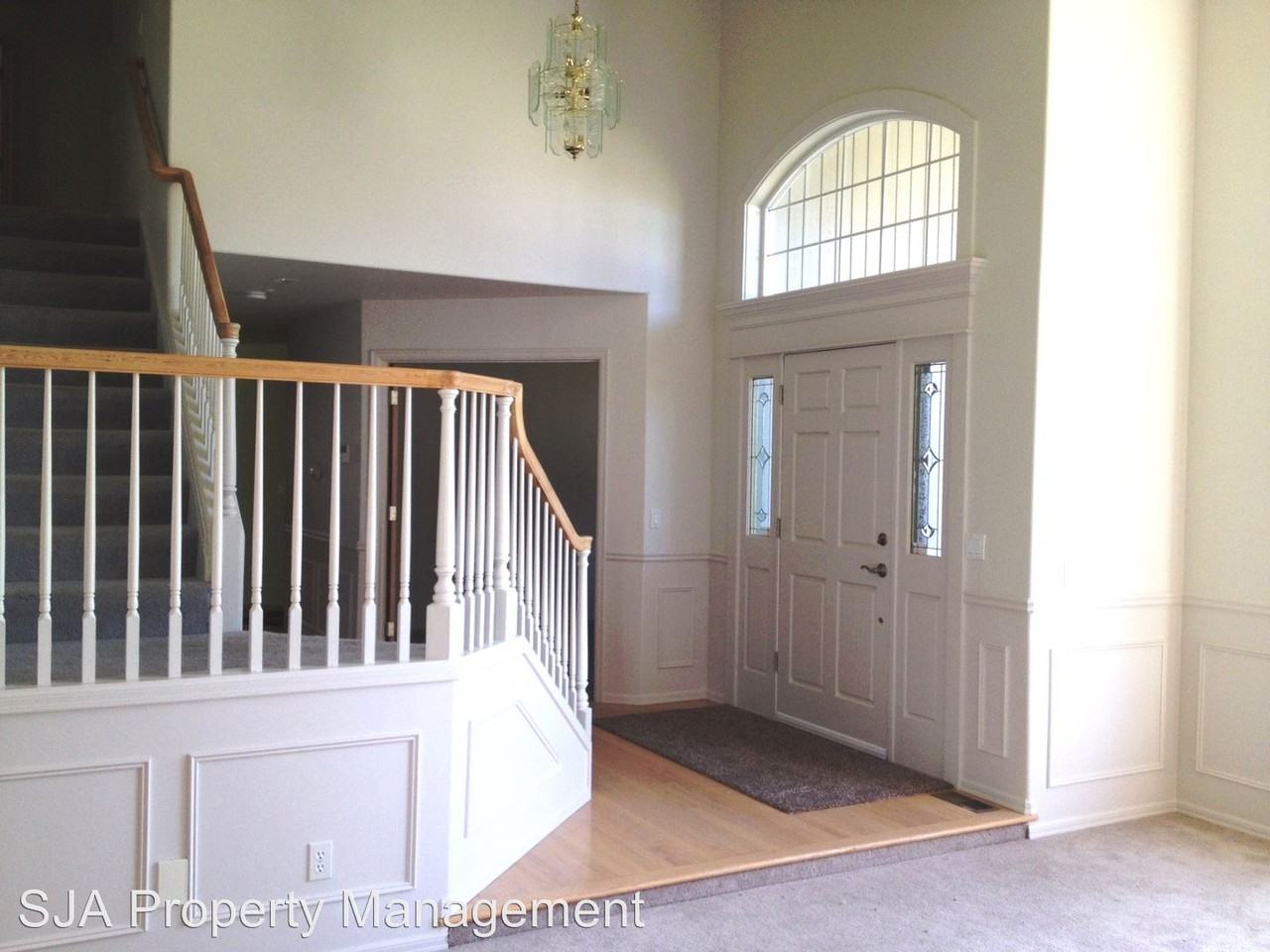 630 NW Datewood Dr - Photo 3 of 17