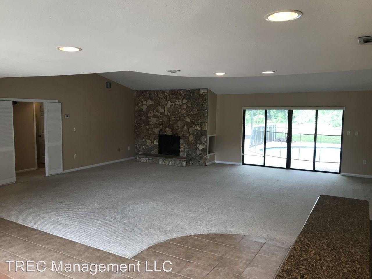 8901 Turnberry Ct - Photo 3 of 18