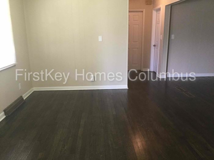 851 Miriam Dr W - Photo 3 of 22