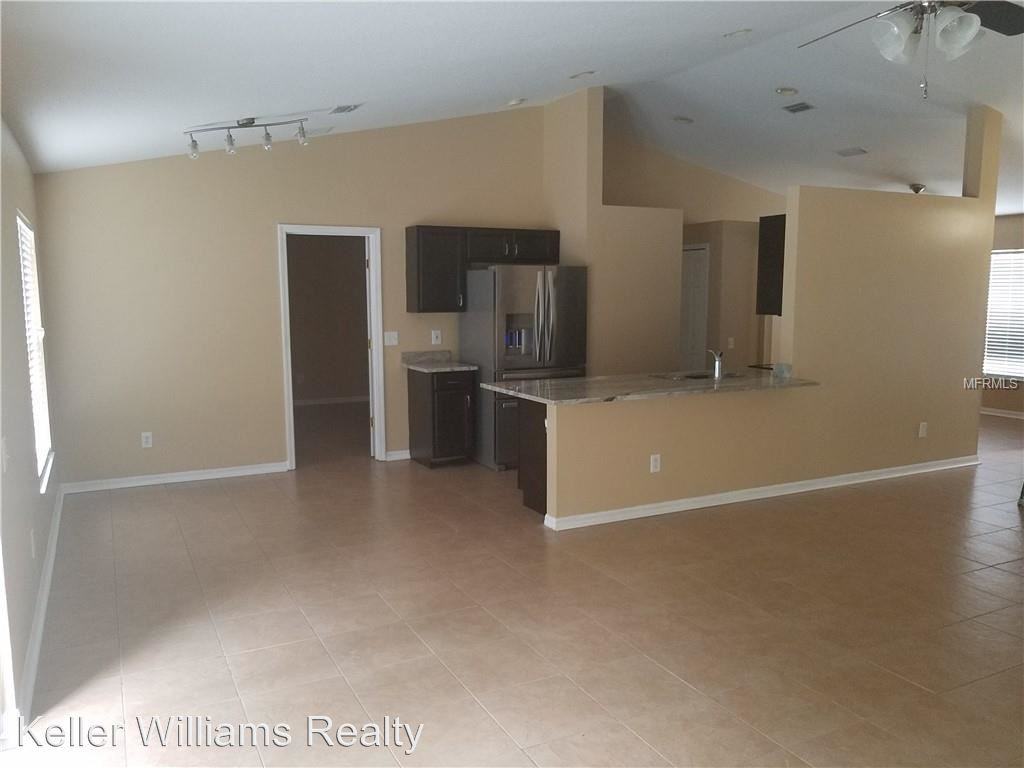 6532 Clair Shore Dr - Photo 3 of 17