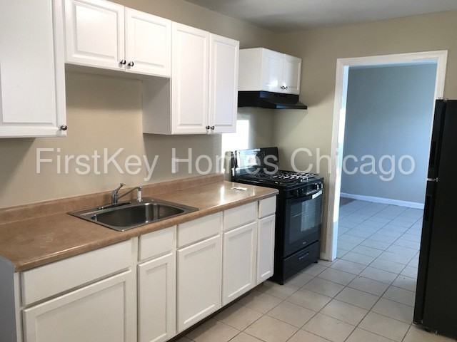 16751 Crane Ave - Photo 2 of 10