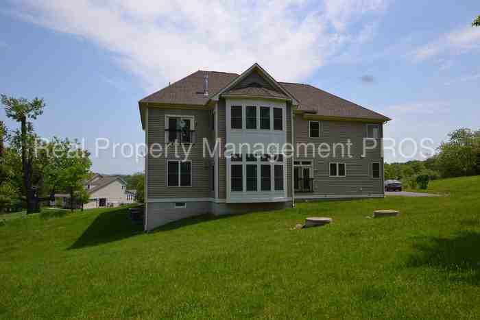 13127 Moyes Bluff Ct - Photo 2 of 31