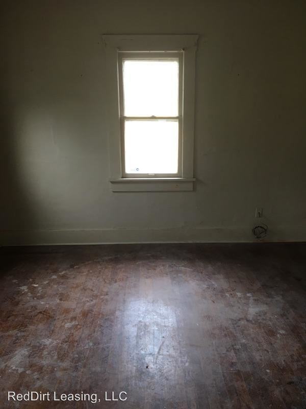 2326 NW 18th St - Photo 3 of 9