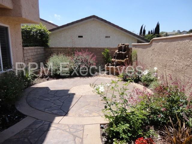 25404 Cariz Dr - Photo 2 of 21