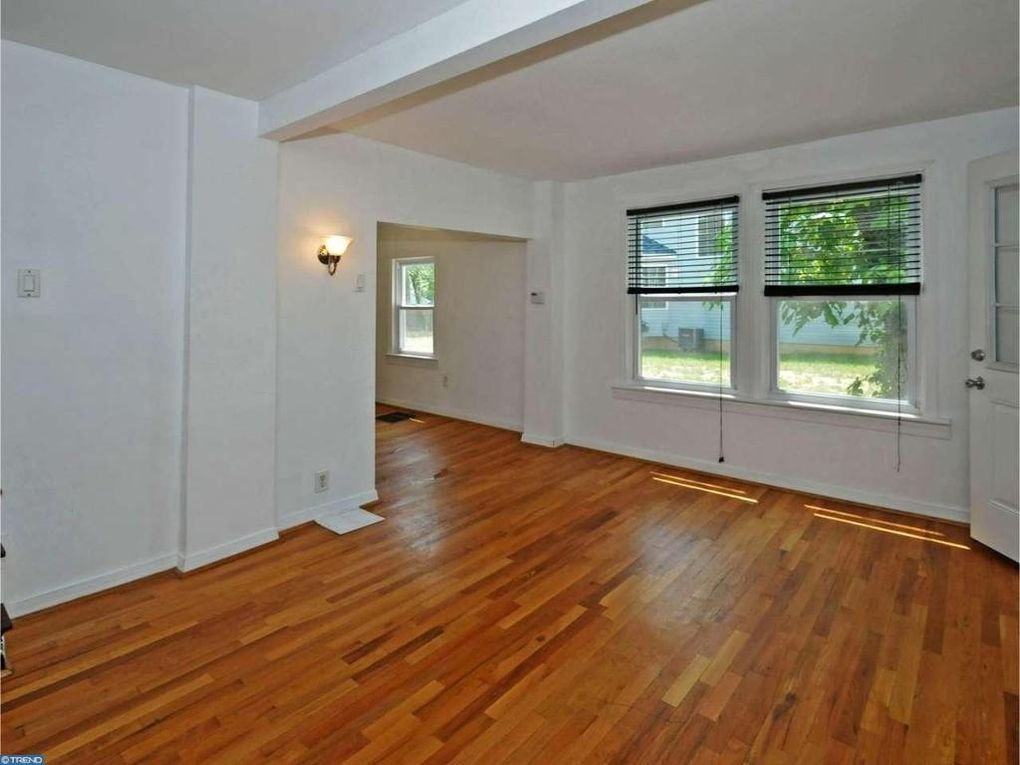 209 Chelsea Avenue - Photo 2 of 9