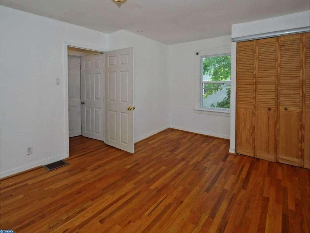 209 Chelsea Avenue - Photo 3 of 9