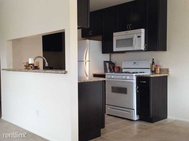 2710 Glenbridge Ct - Photo 2 of 10