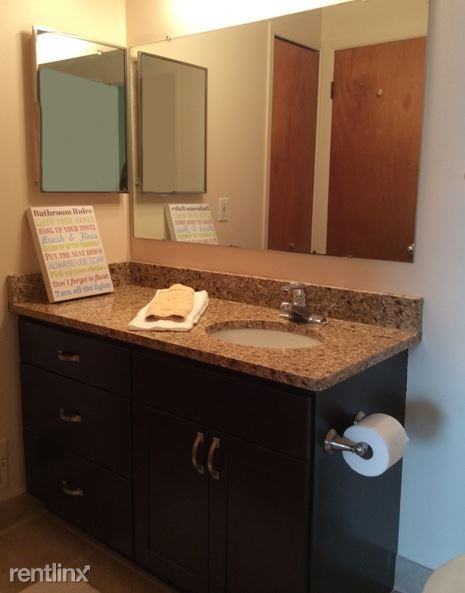 2710 Glenbridge Ct - Photo 3 of 10