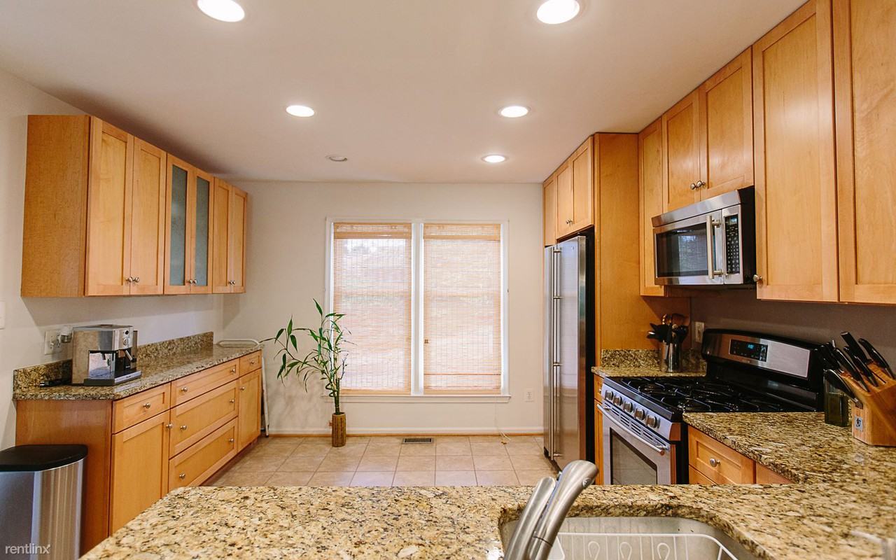 430 Council Dr NE - Photo 2 of 11