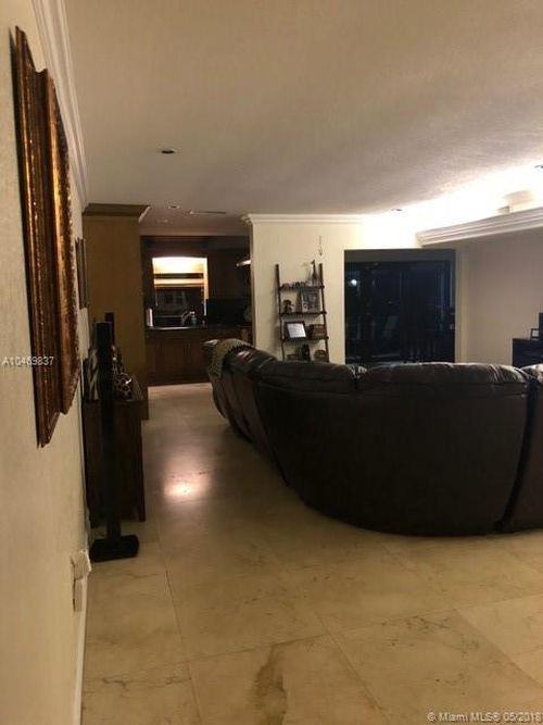 16117 Kingsmoor Way - Photo 2 of 8