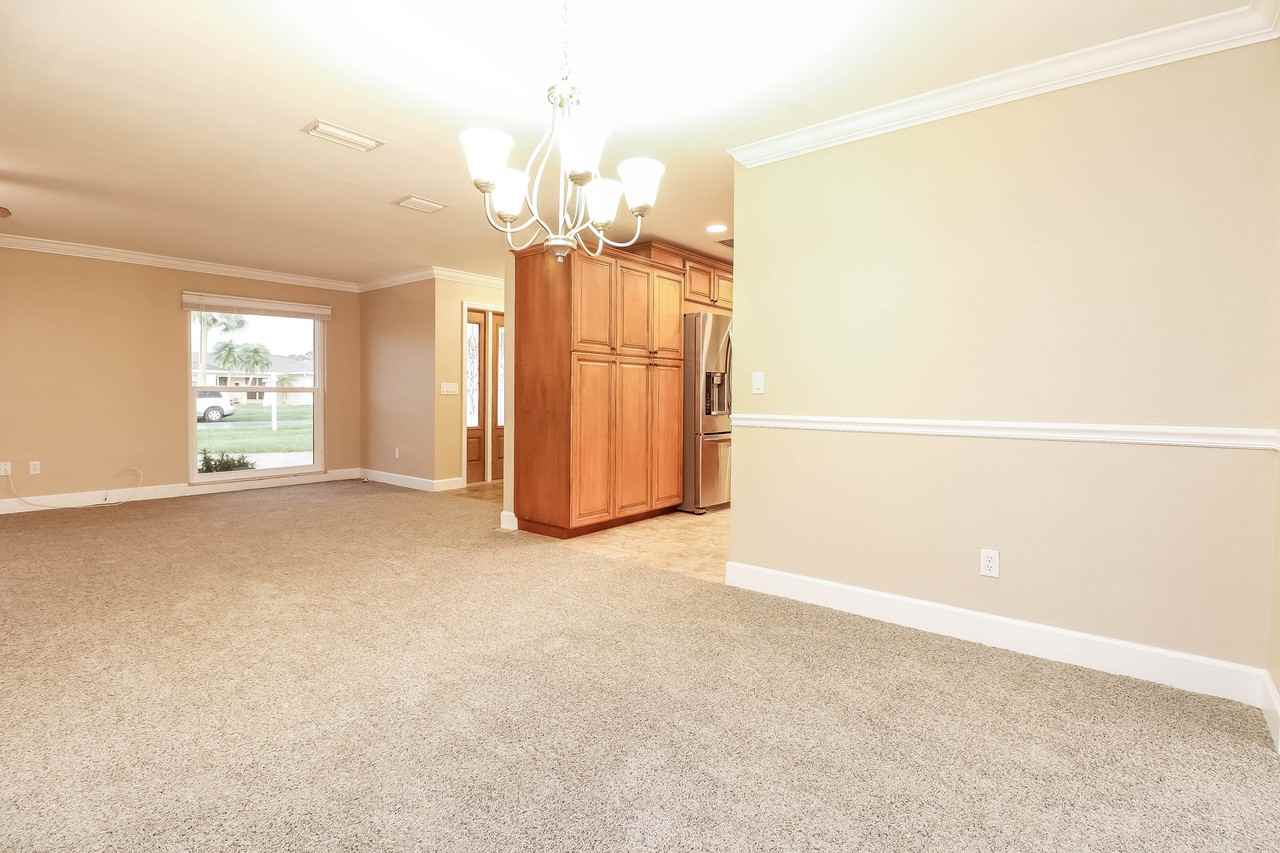 6944 Augusta Blvd - Photo 3 of 14