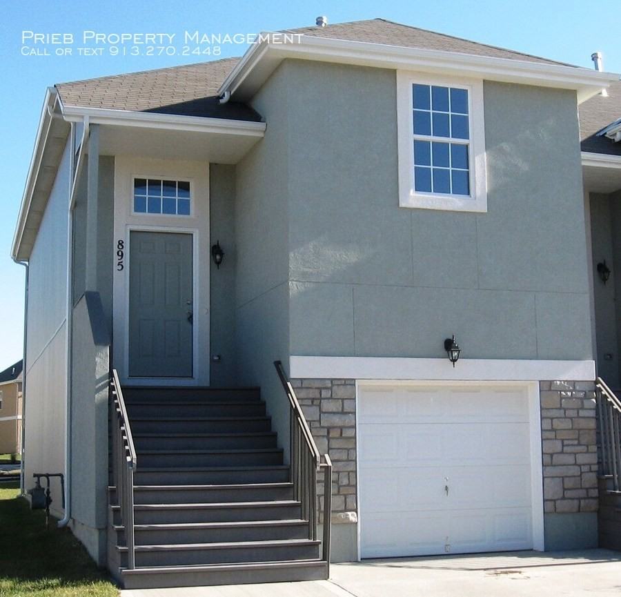 884 S Woodson Ct - Photo 3 of 20