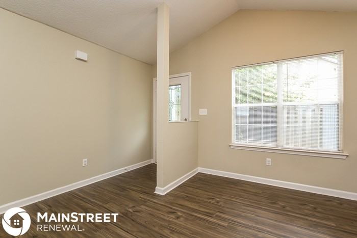 1476 Cain Ct - Photo 3 of 15