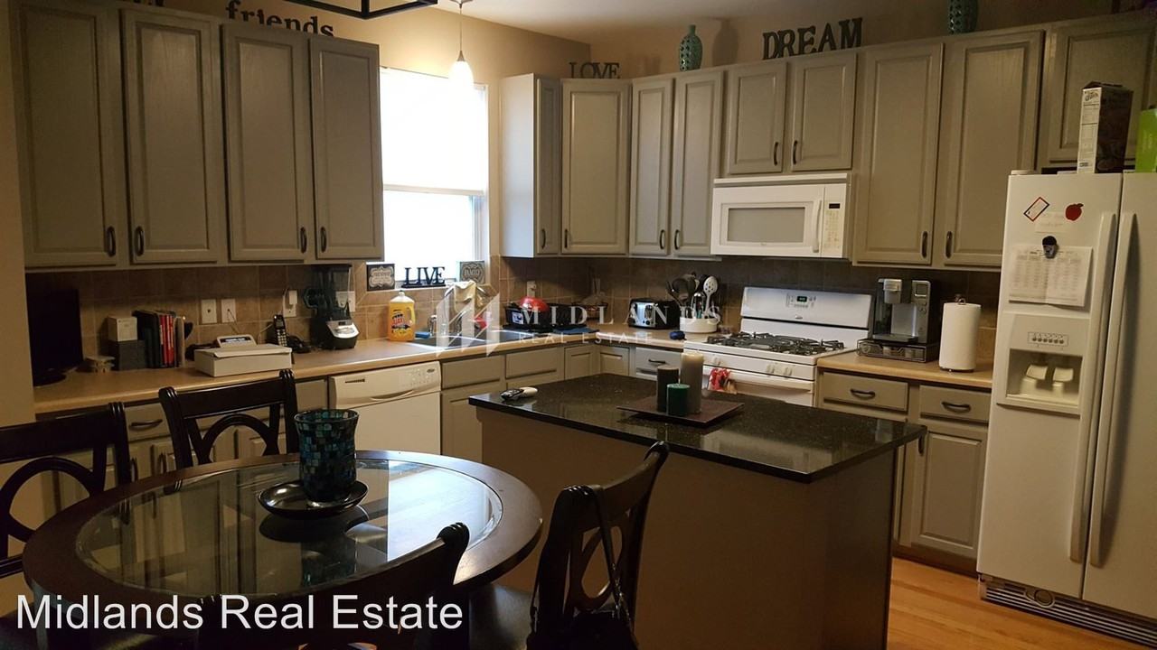 2314 S Mineral Dr - Photo 3 of 11